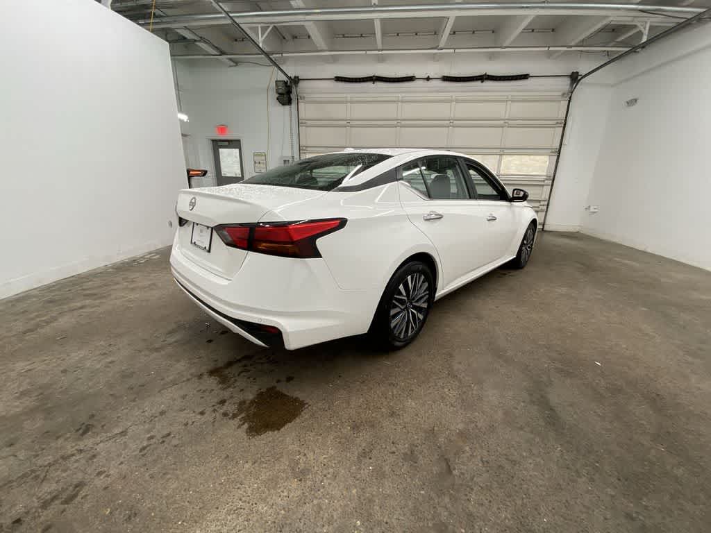 Thumbnail: 2025 Nissan Altima - 6