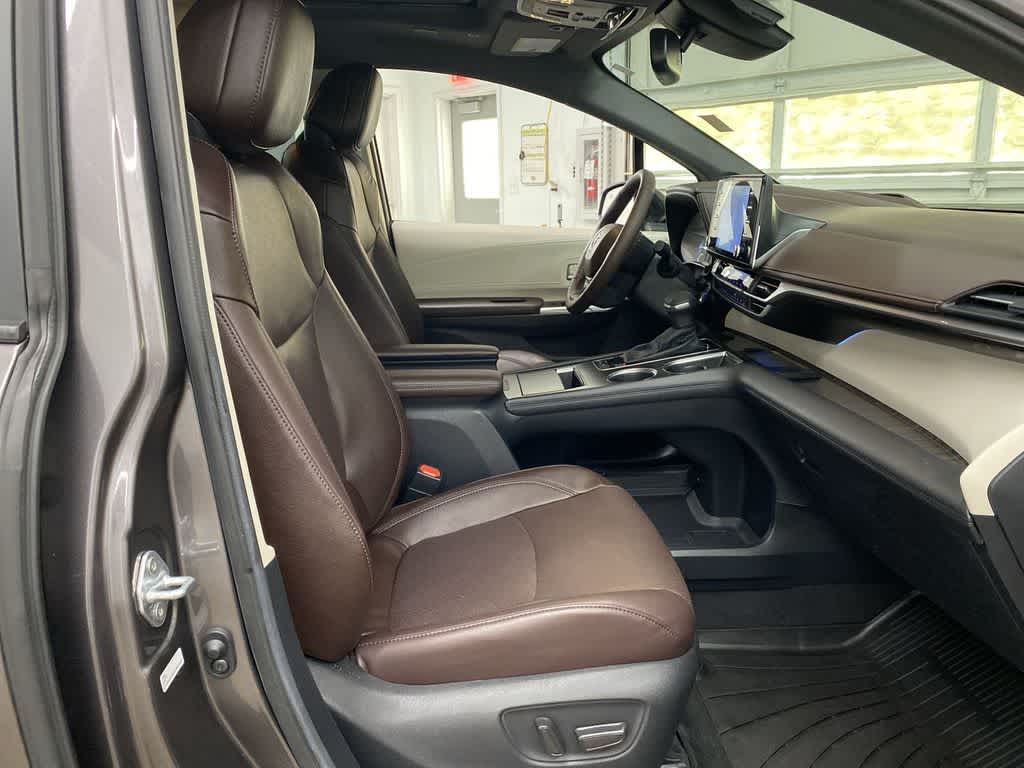 Thumbnail: 2024 Toyota Sienna - 18
