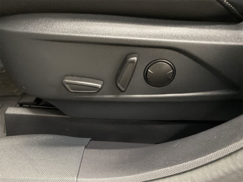 Thumbnail: 2022 Ford Mustang Mach-E - 15