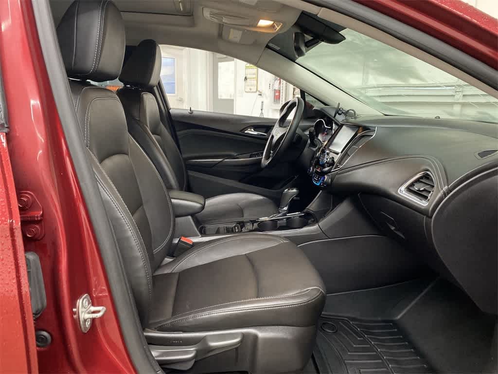 Thumbnail: 2017 Chevrolet Cruze - 19