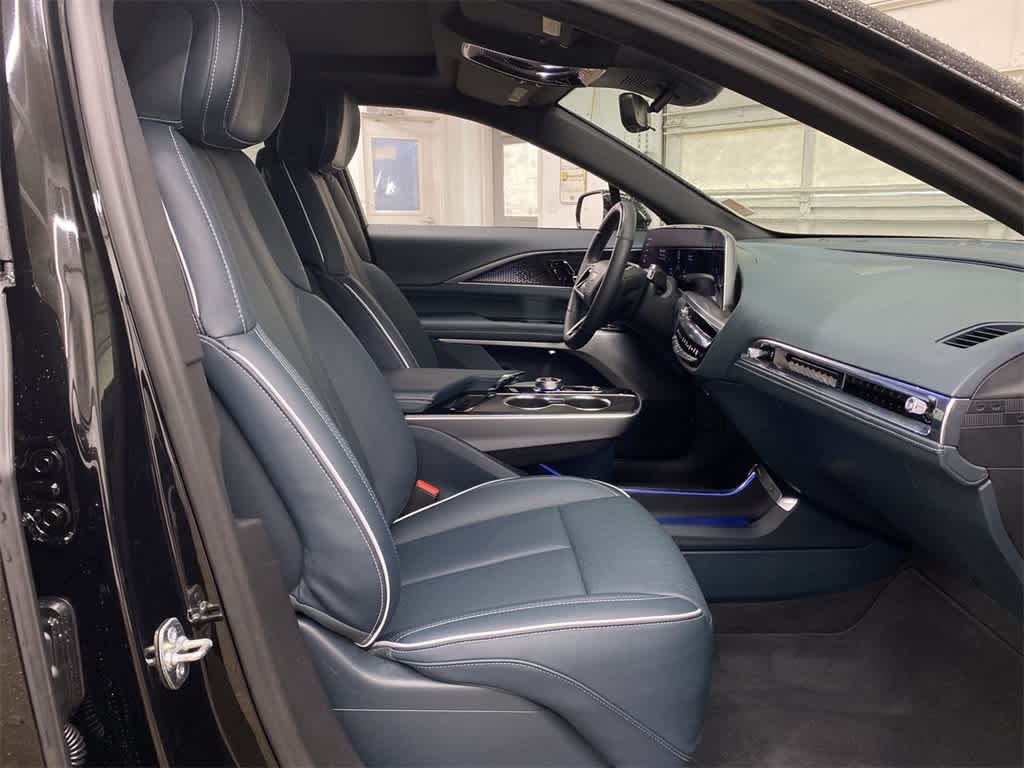 Thumbnail: 2025 Cadillac Lyriq - 19