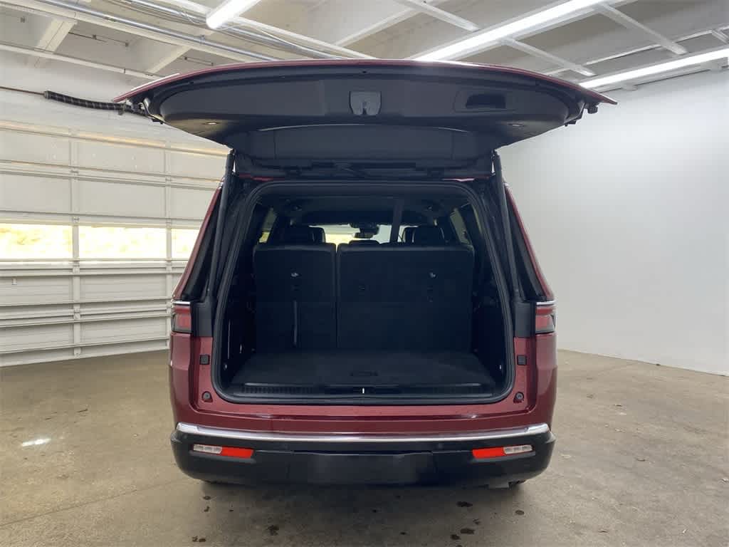 Thumbnail: 2022 Jeep Wagoneer - 29