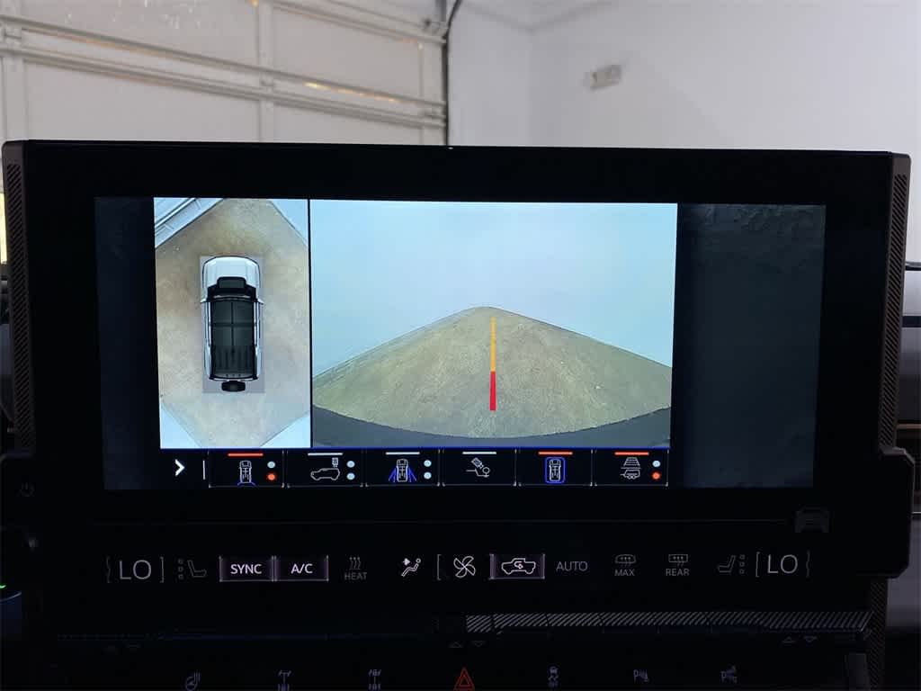 Thumbnail: 2024 GMC Hummer EV - 26