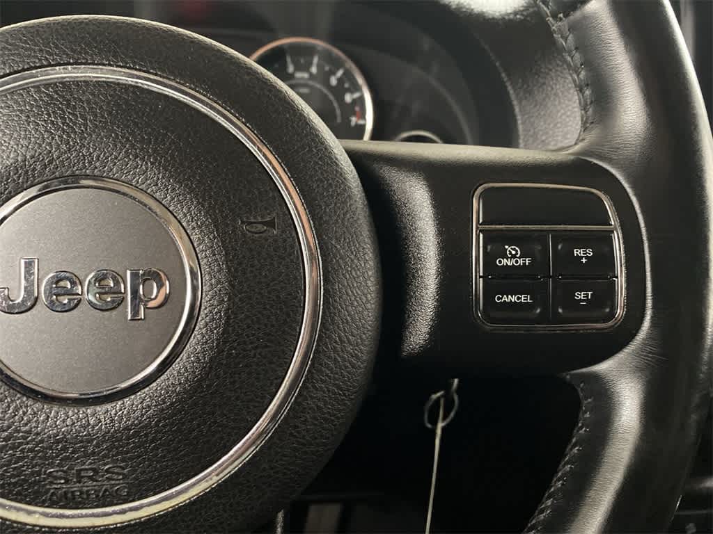 Thumbnail: 2014 Jeep Wrangler - 21