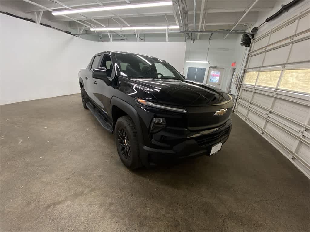 Thumbnail: 2024 Chevrolet Silverado EV - 8