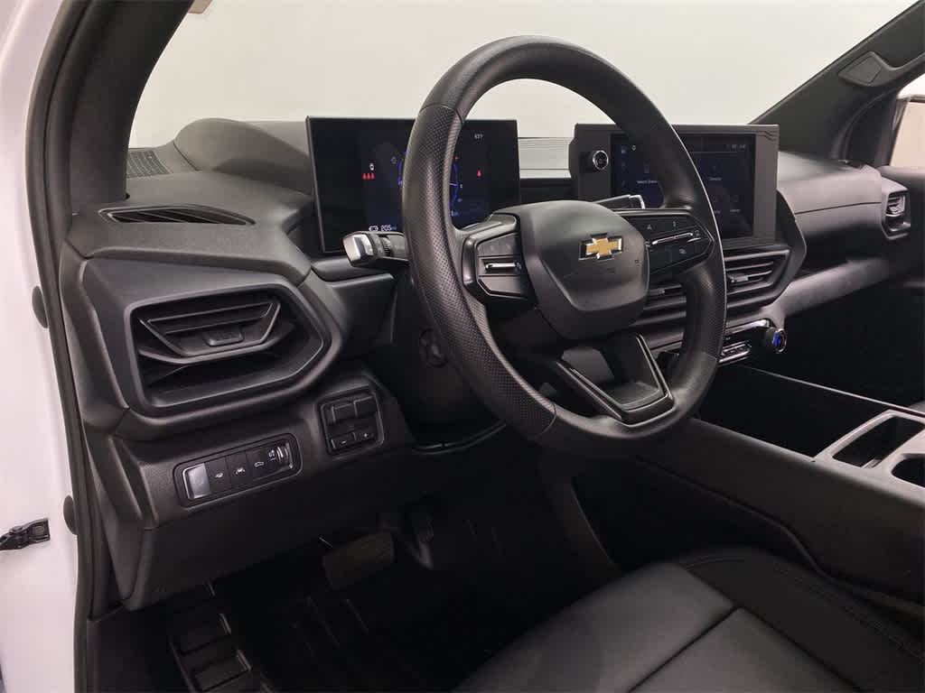 Thumbnail: 2024 Chevrolet Silverado EV - 2