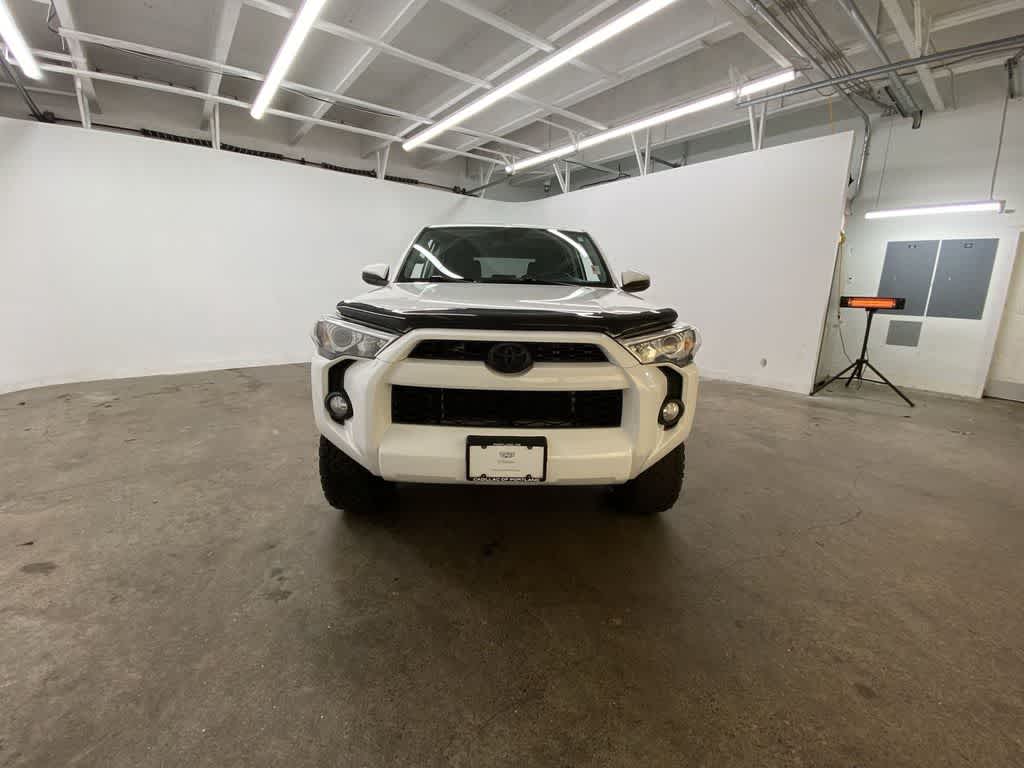 Thumbnail: 2019 Toyota 4Runner - 9