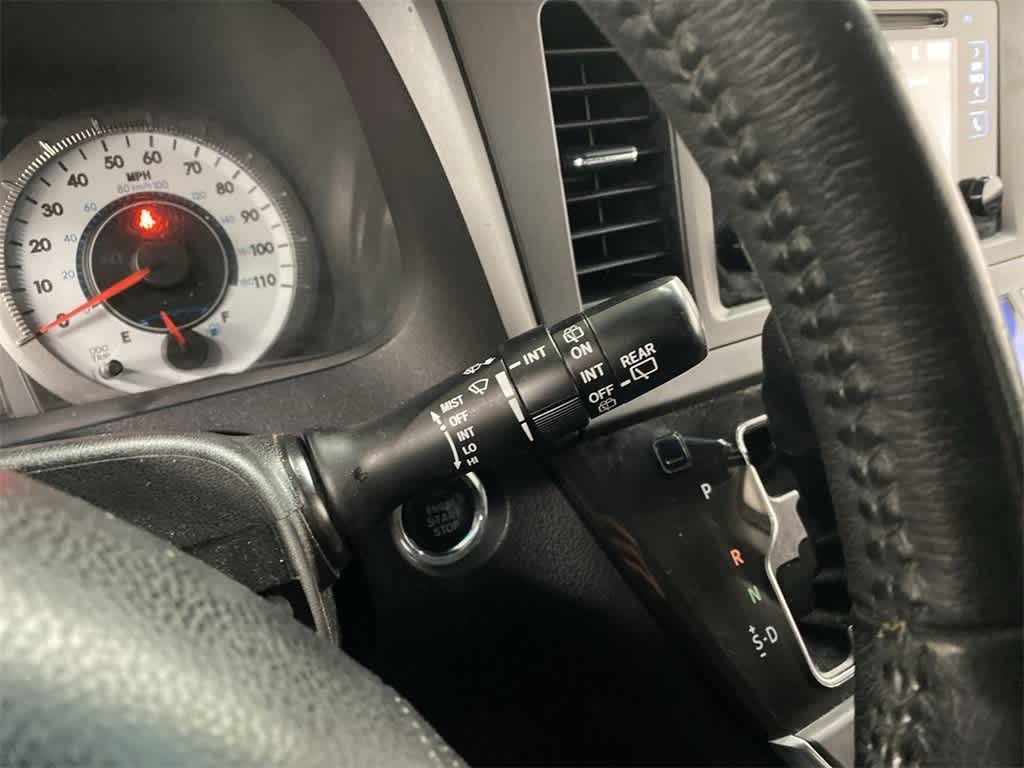 Thumbnail: 2016 Toyota Sienna - 22