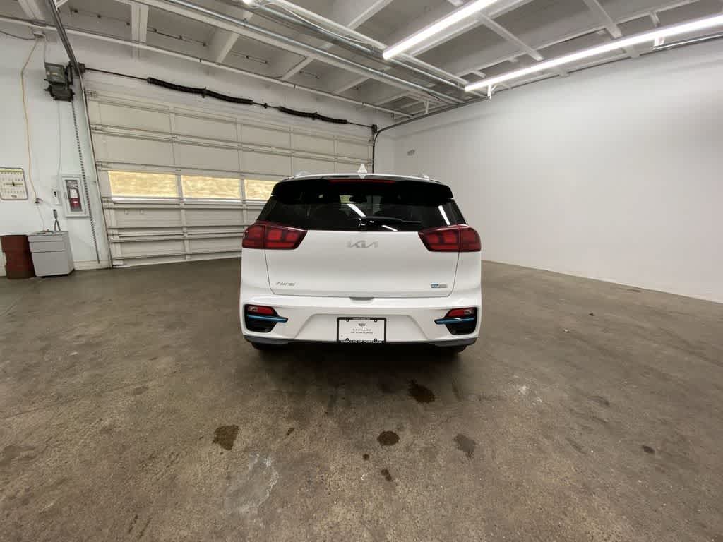 Thumbnail: 2022 Kia Niro - 5