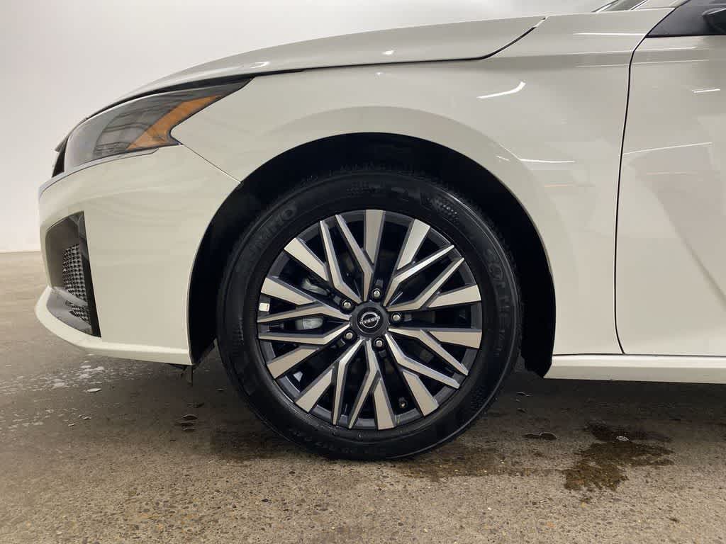 Thumbnail: 2025 Nissan Altima - 11