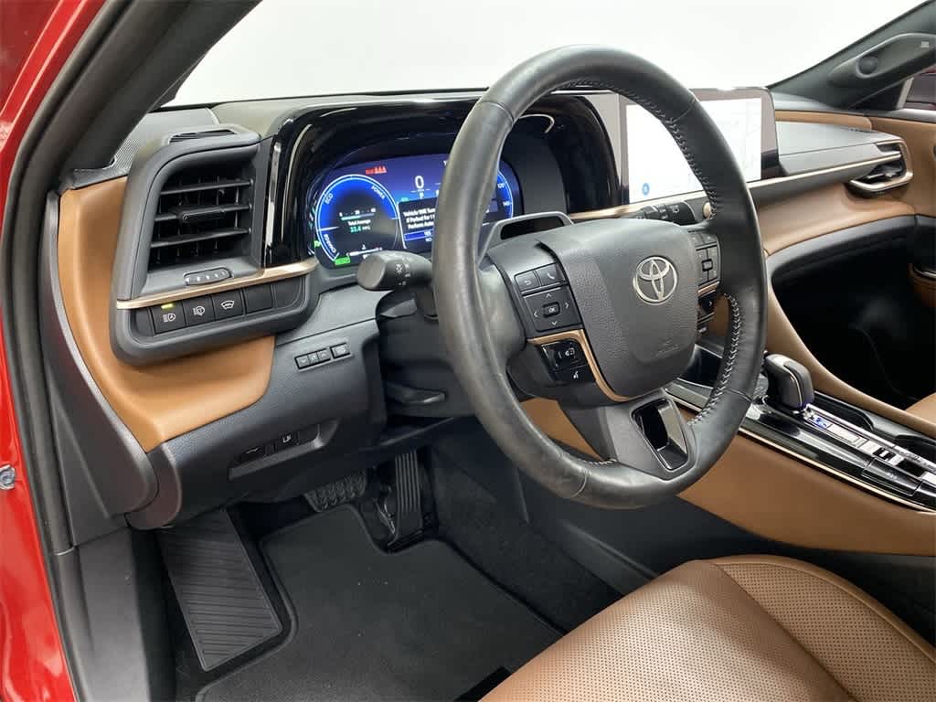 Thumbnail: 2025 Toyota Crown Signia - 2