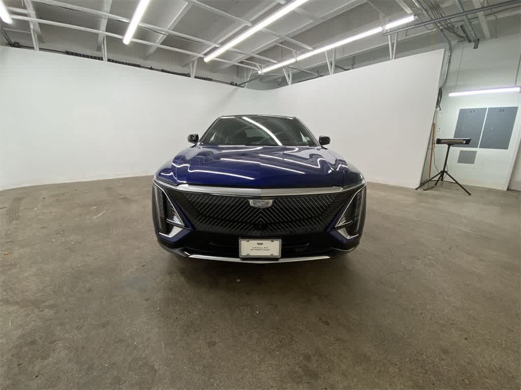 Thumbnail: 2024 Cadillac Lyriq - 9