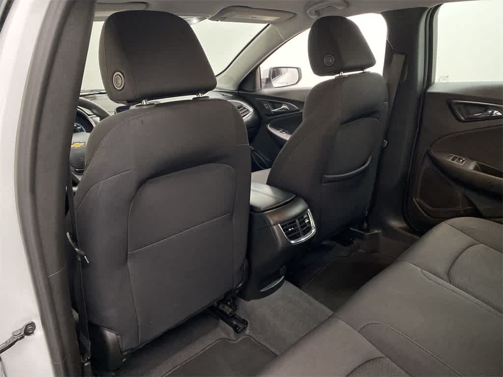 Thumbnail: 2023 Chevrolet Malibu - 17