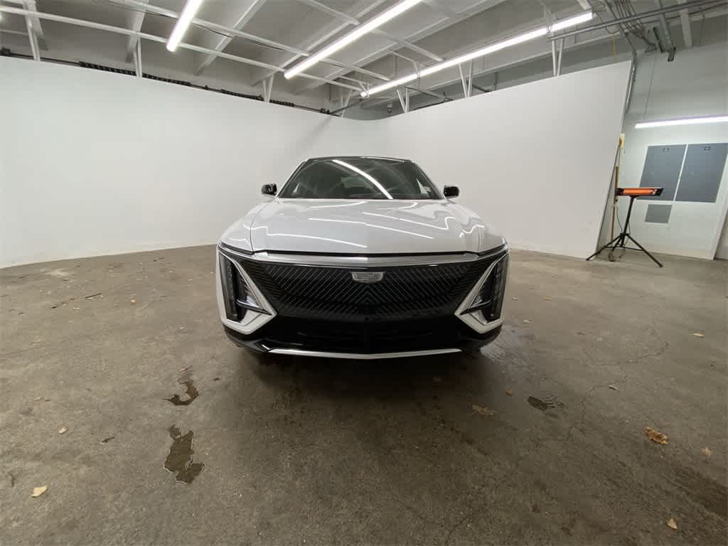 Thumbnail: 2025 Cadillac Lyriq - 9