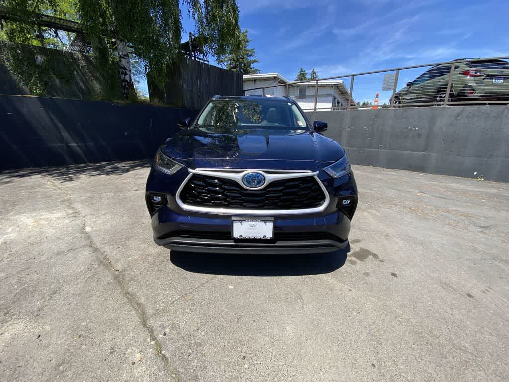 Thumbnail: 2021 Toyota Highlander - 9
