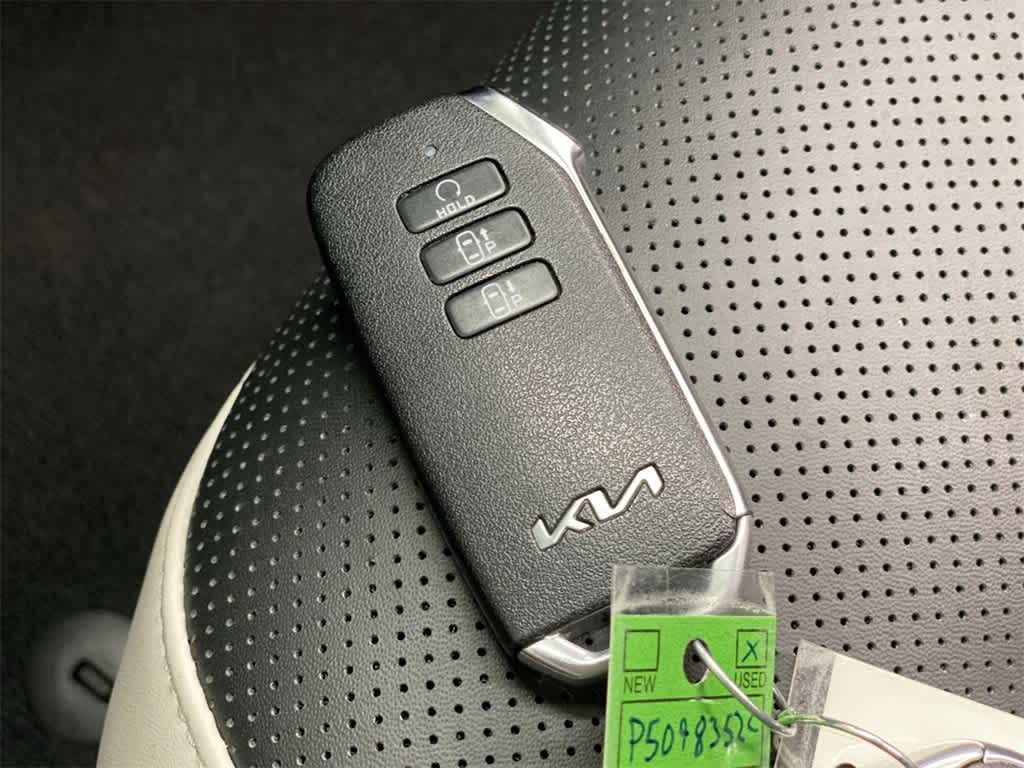 Thumbnail: 2023 Kia EV6 - 30