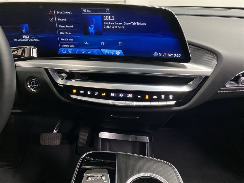 Thumbnail: 2025 Cadillac Lyriq - 22