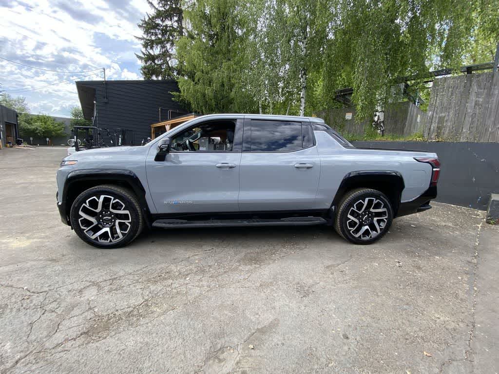 Thumbnail: 2025 Chevrolet Silverado EV - 3