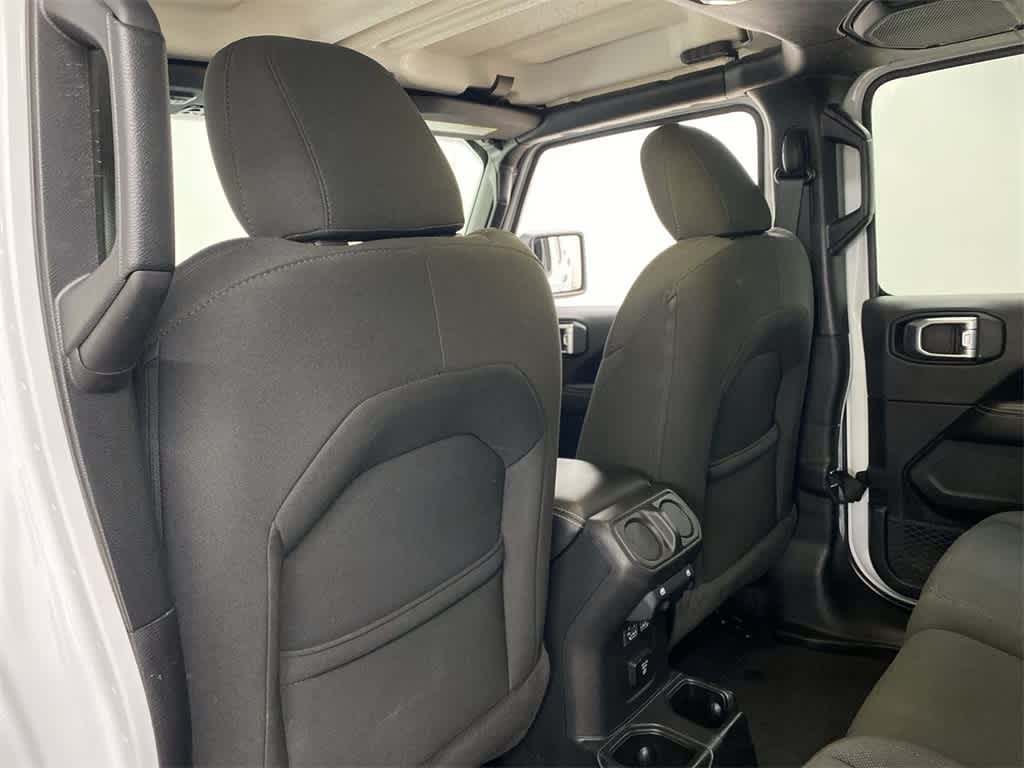 Thumbnail: 2023 Jeep Gladiator - 15