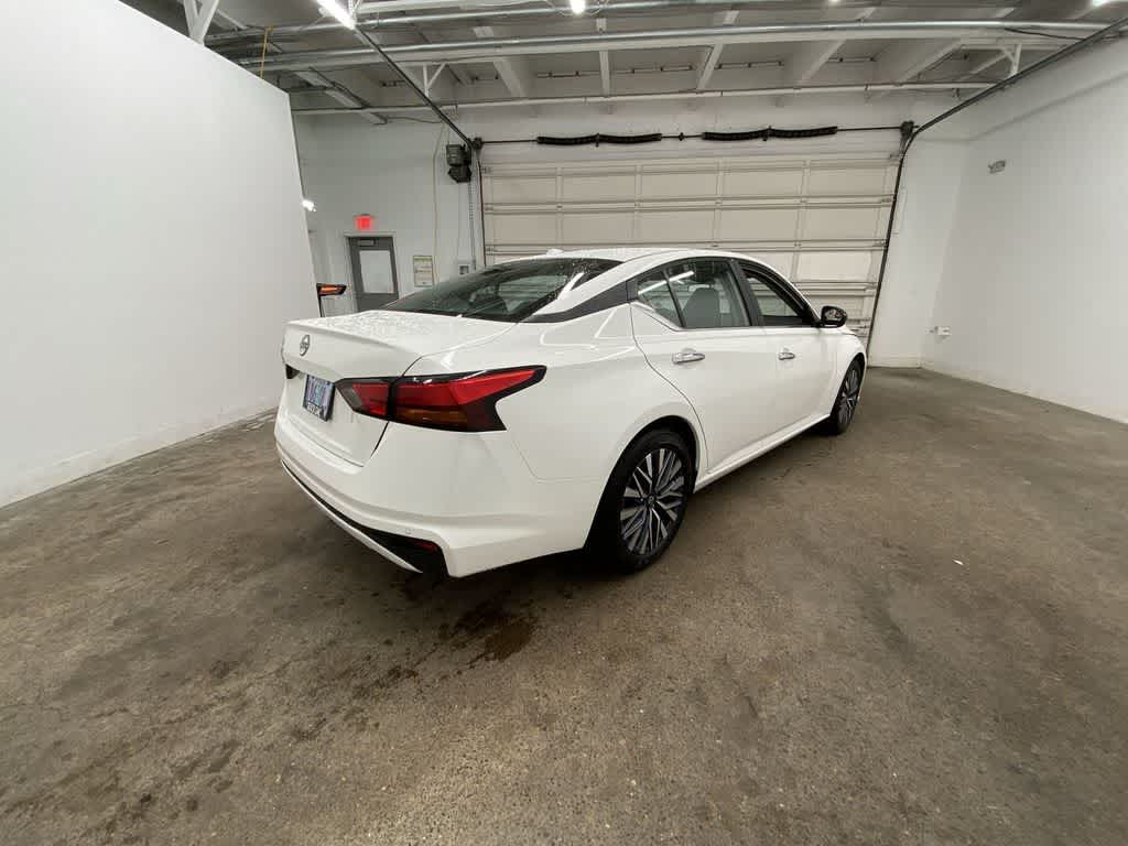 Thumbnail: 2025 Nissan Altima - 6