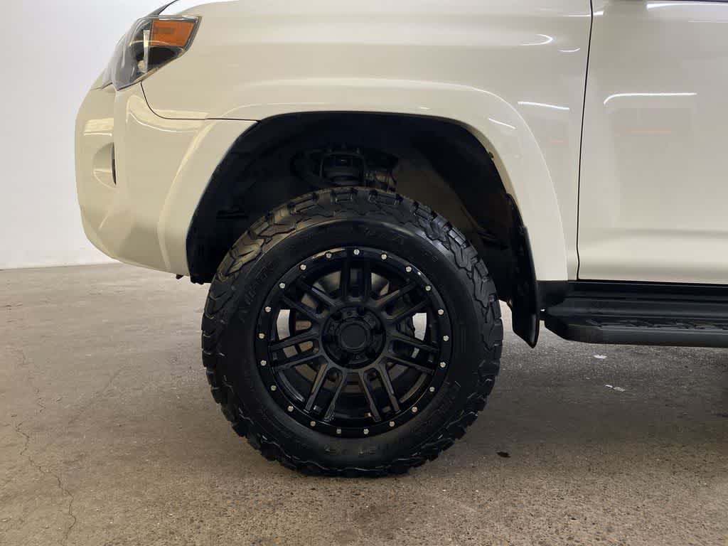 Thumbnail: 2019 Toyota 4Runner - 11