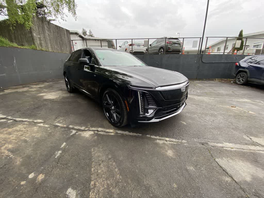 Thumbnail: 2024 Cadillac Lyriq - 8