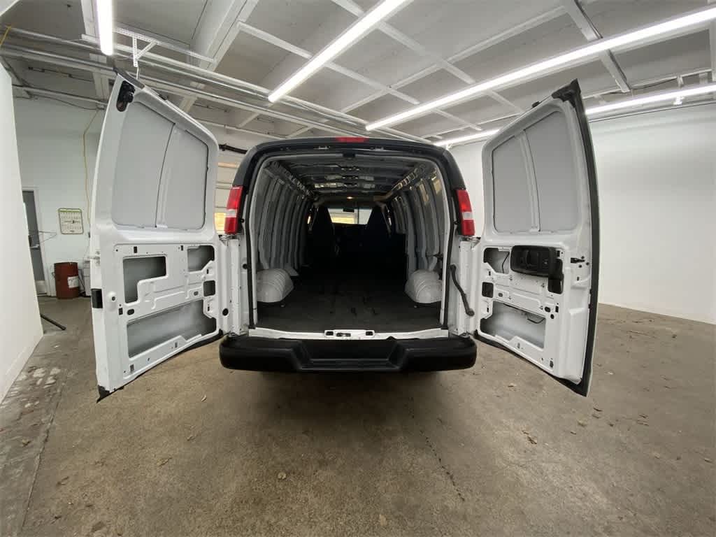 2023 Chevrolet Express 2500 27