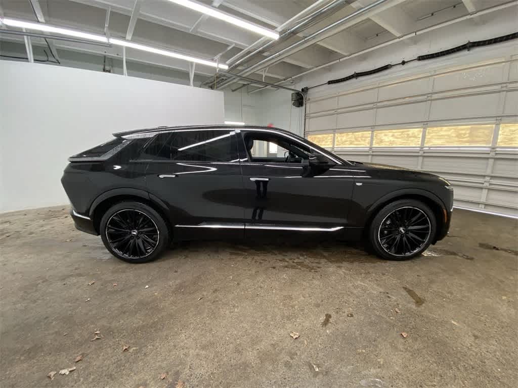 Thumbnail: 2025 Cadillac Lyriq - 7