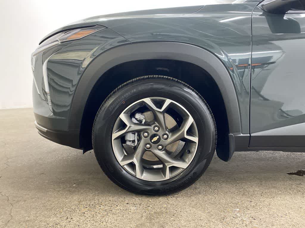 Thumbnail: 2025 Chevrolet Trax - 12
