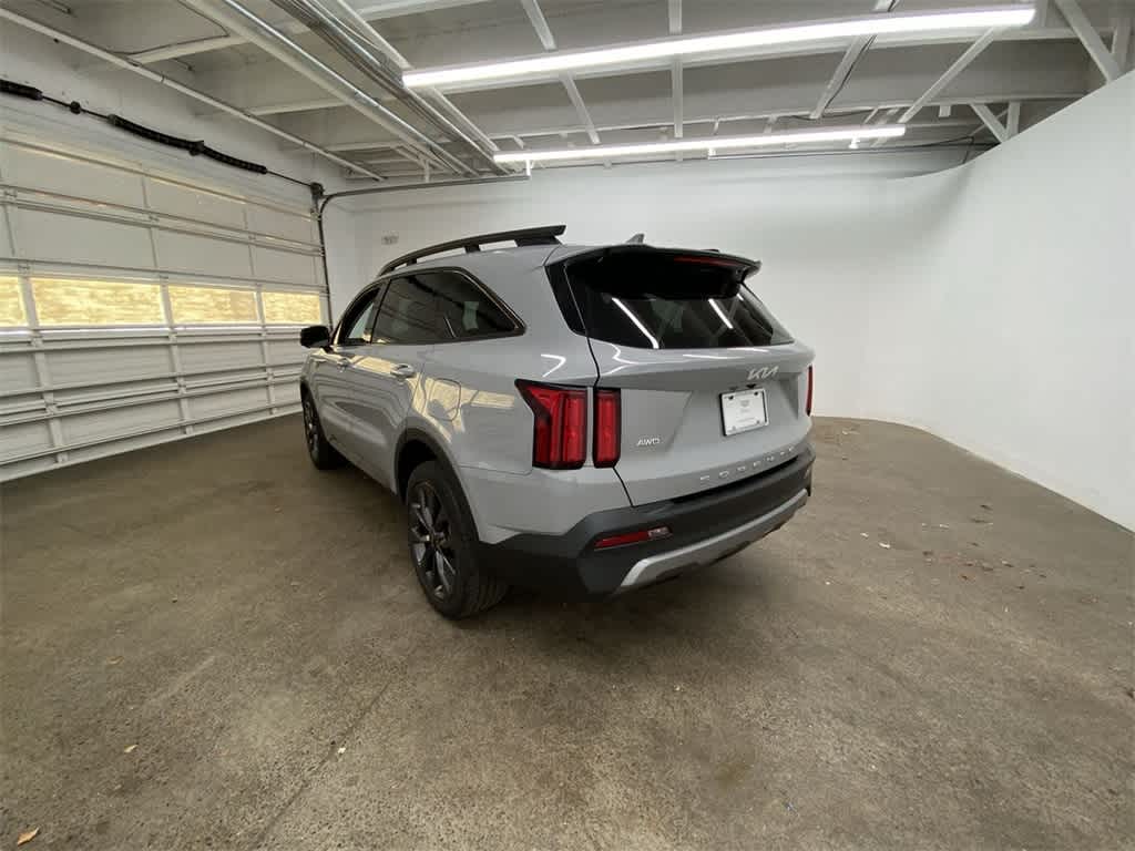 Thumbnail: 2022 Kia Sorento - 4