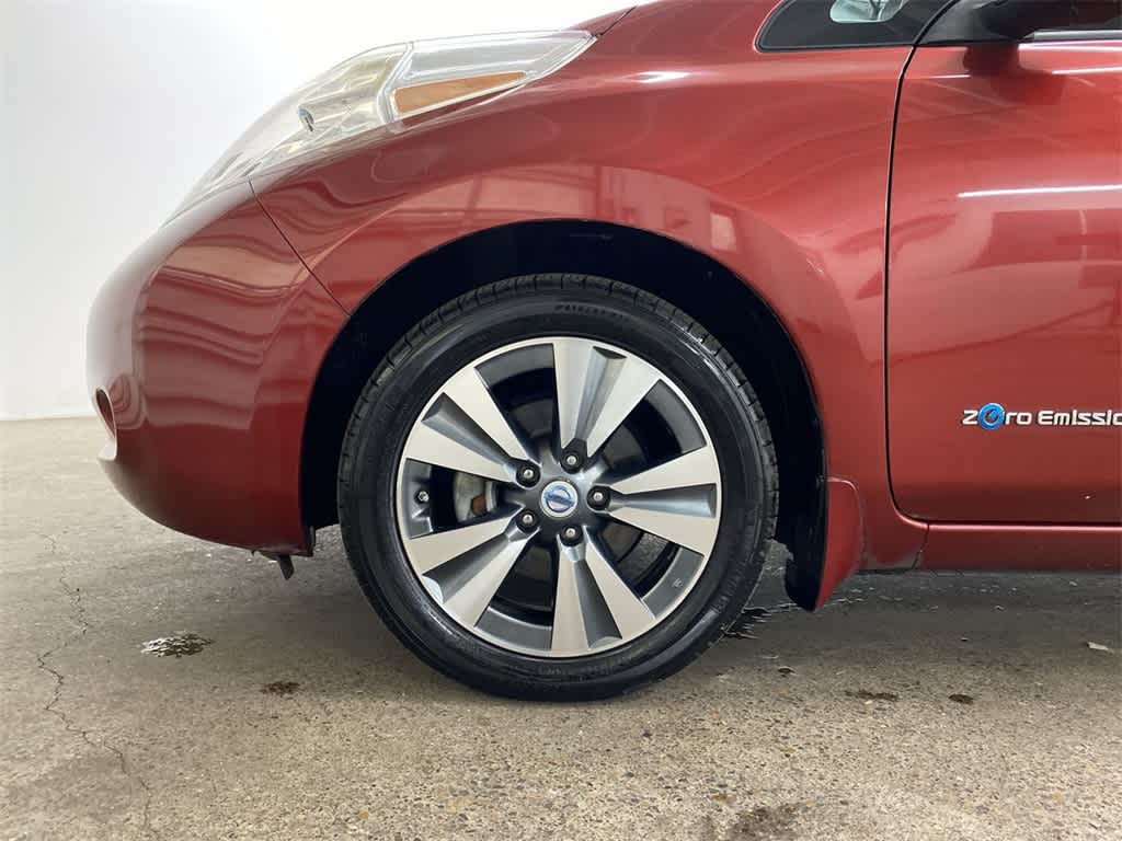 Thumbnail: 2013 Nissan Leaf - 12