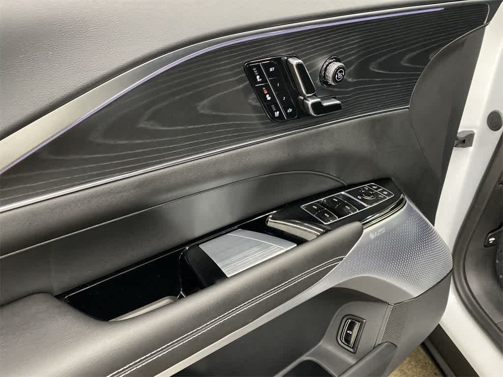 Thumbnail: 2025 Cadillac Lyriq - 16