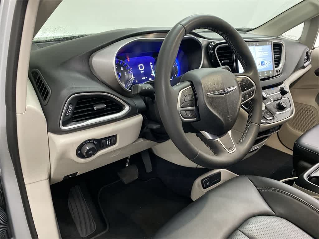 Thumbnail: 2024 Chrysler Pacifica - 2