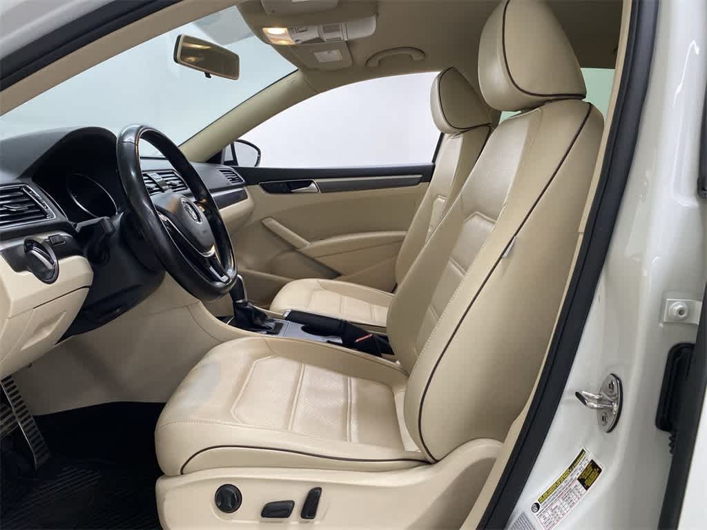 Thumbnail: 2018 Volkswagen Passat - 15