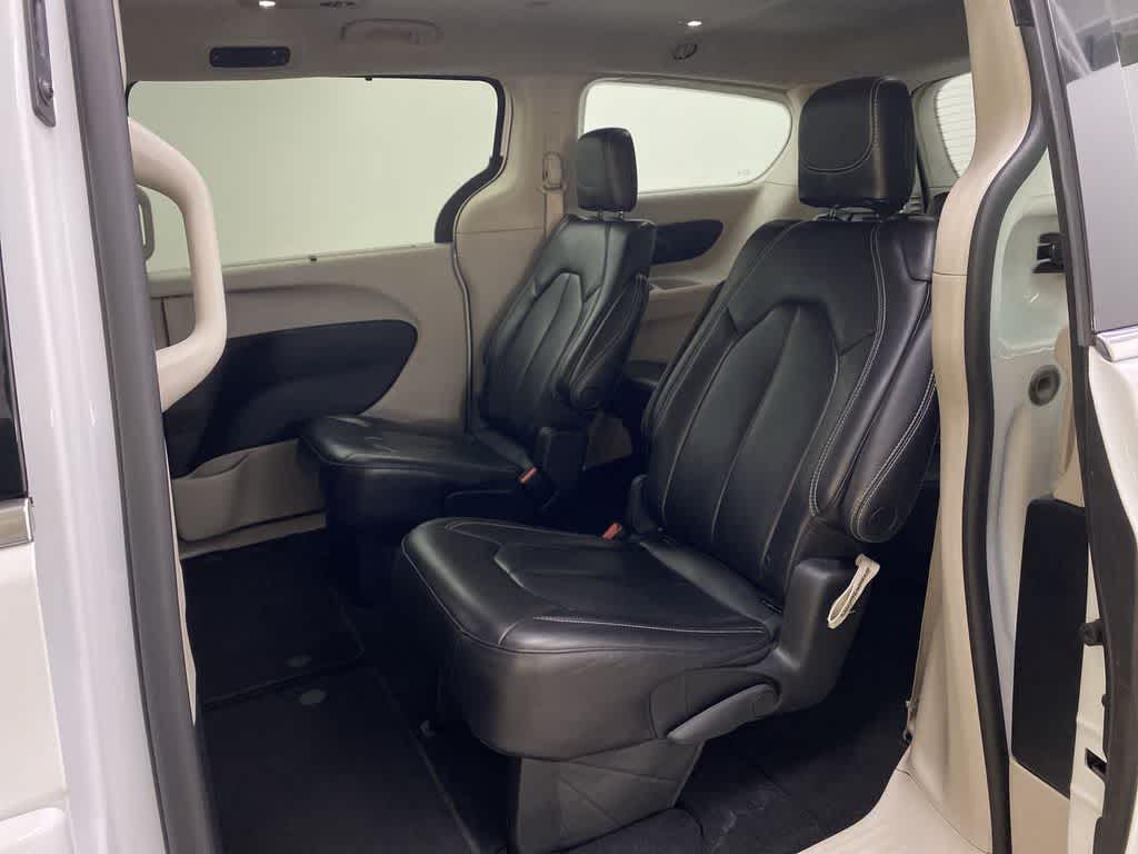 Thumbnail: 2023 Chrysler Pacifica - 15