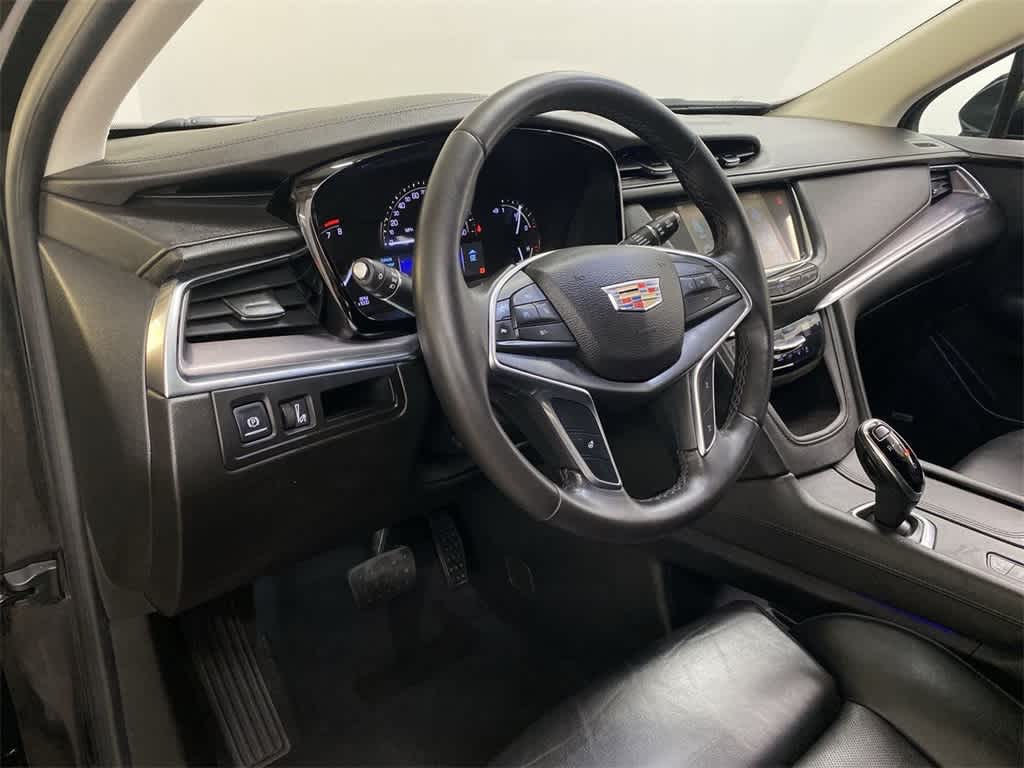 Thumbnail: 2017 Cadillac XT5 - 2