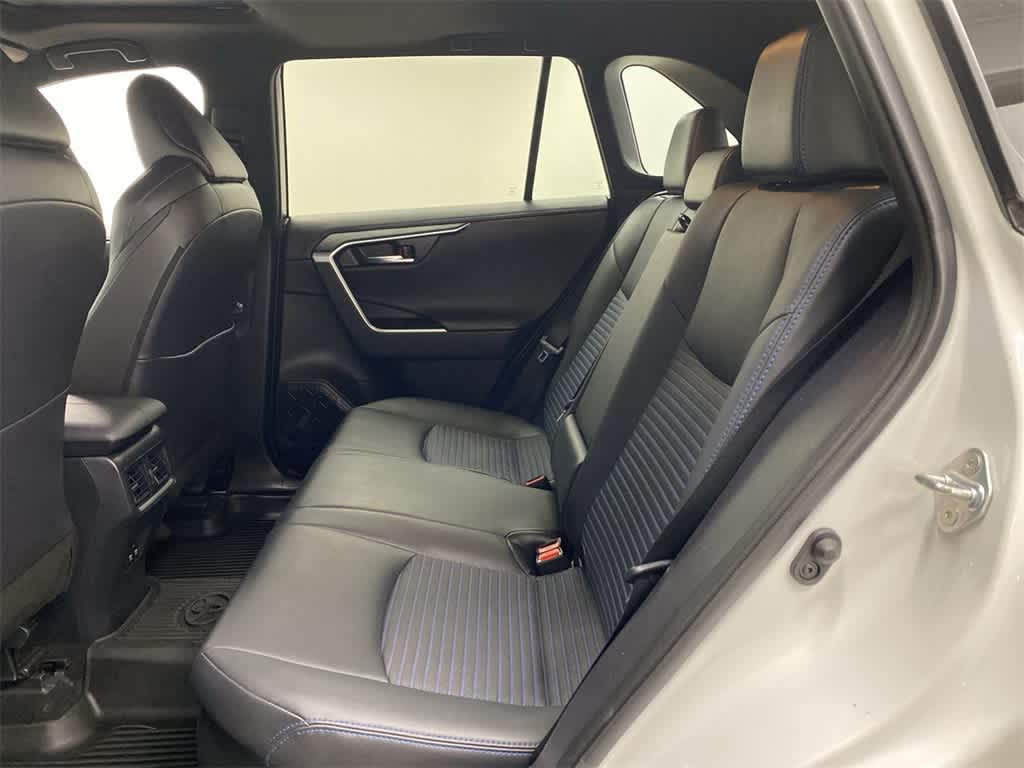 Thumbnail: 2020 Toyota RAV4 - 17