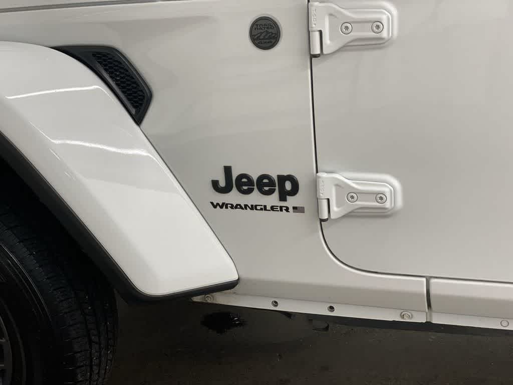 Thumbnail: 2025 Jeep Wrangler - 10