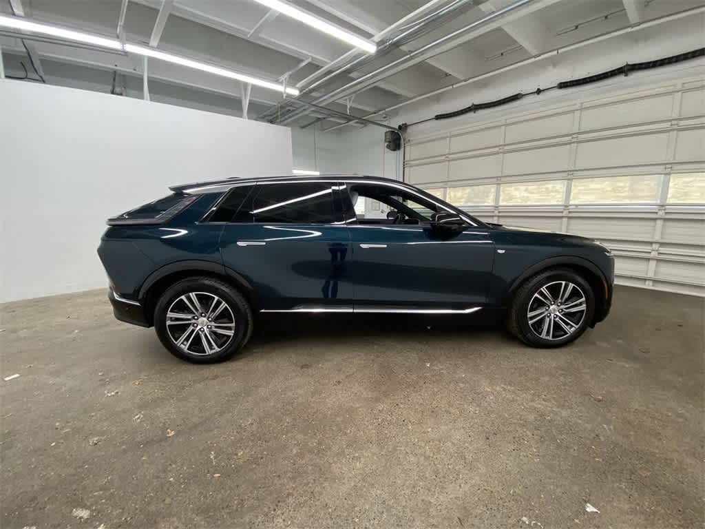 Thumbnail: 2024 Cadillac Lyriq - 7