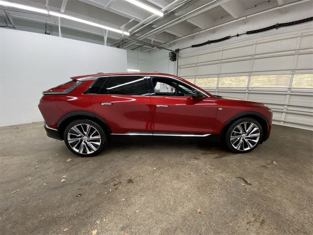Thumbnail: 2025 Cadillac Lyriq - 7