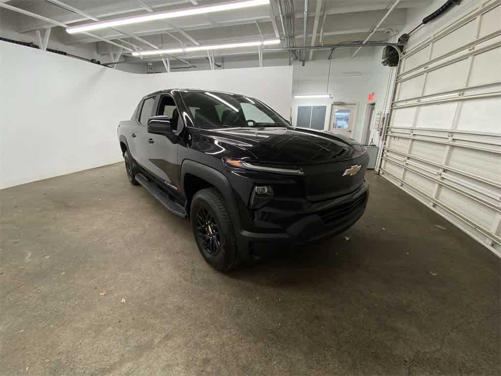 Thumbnail: 2024 Chevrolet Silverado EV - 8