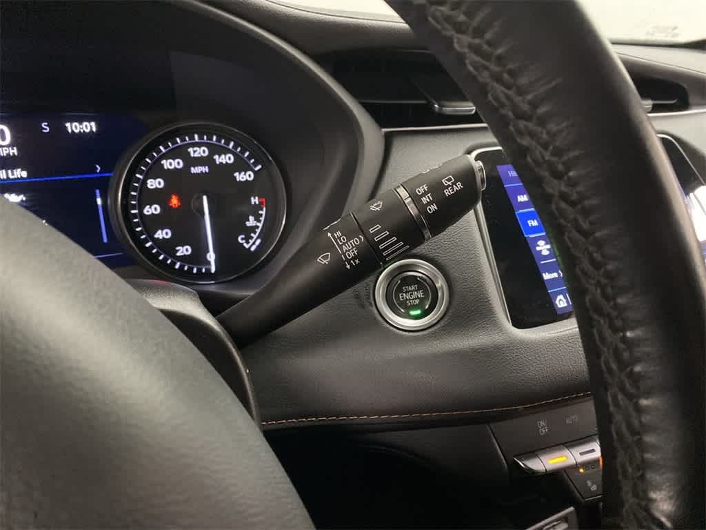 Thumbnail: 2021 Cadillac XT4 - 21