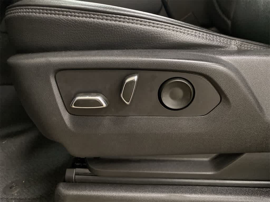 Thumbnail: 2022 GMC Yukon XL - 14