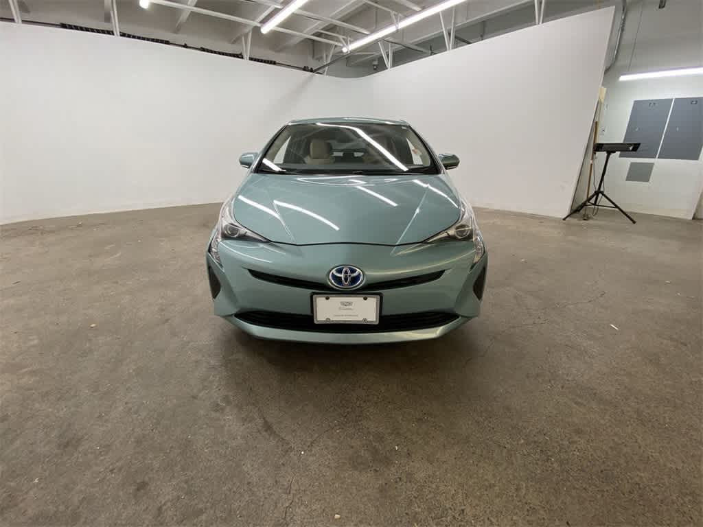 Thumbnail: 2016 Toyota Prius - 9