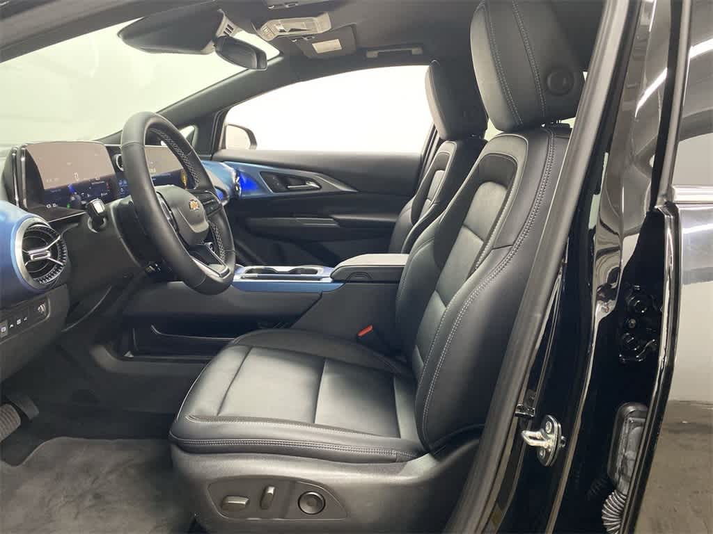 Thumbnail: 2025 Chevrolet Equinox - 13