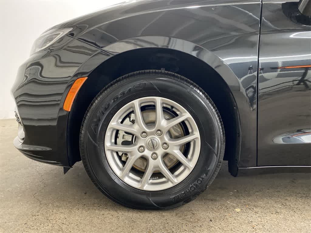 Thumbnail: 2024 Chrysler Pacifica - 11