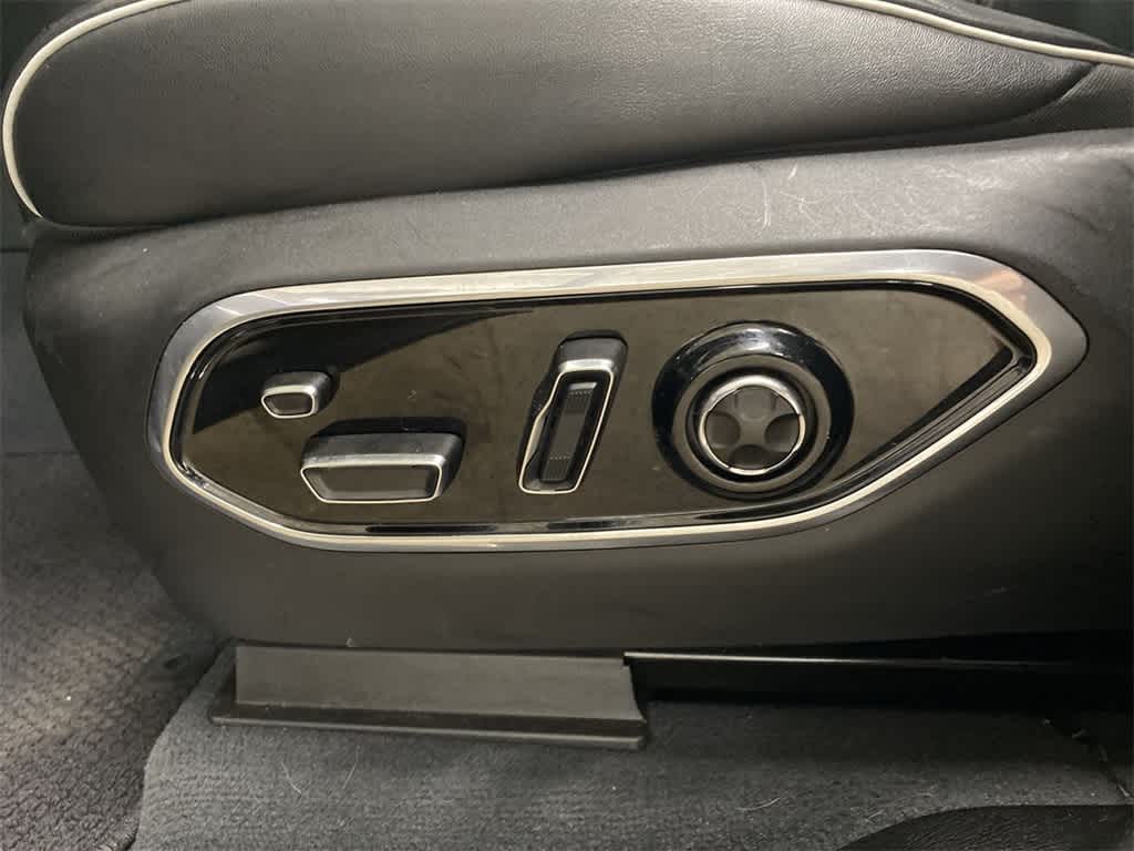 Thumbnail: 2023 Jeep Grand Cherokee - 15