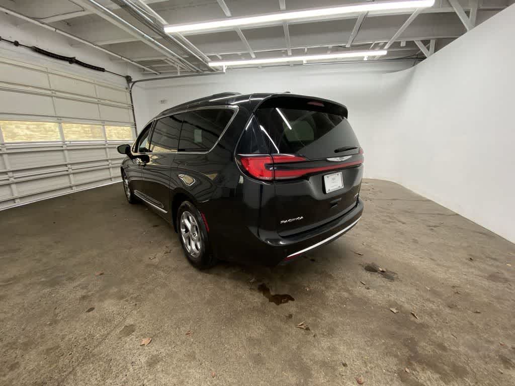 Thumbnail: 2023 Chrysler Pacifica - 4