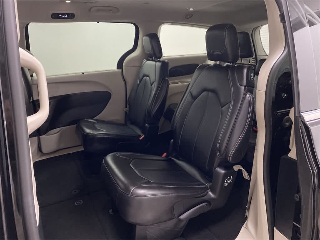 Thumbnail: 2024 Chrysler Pacifica - 17