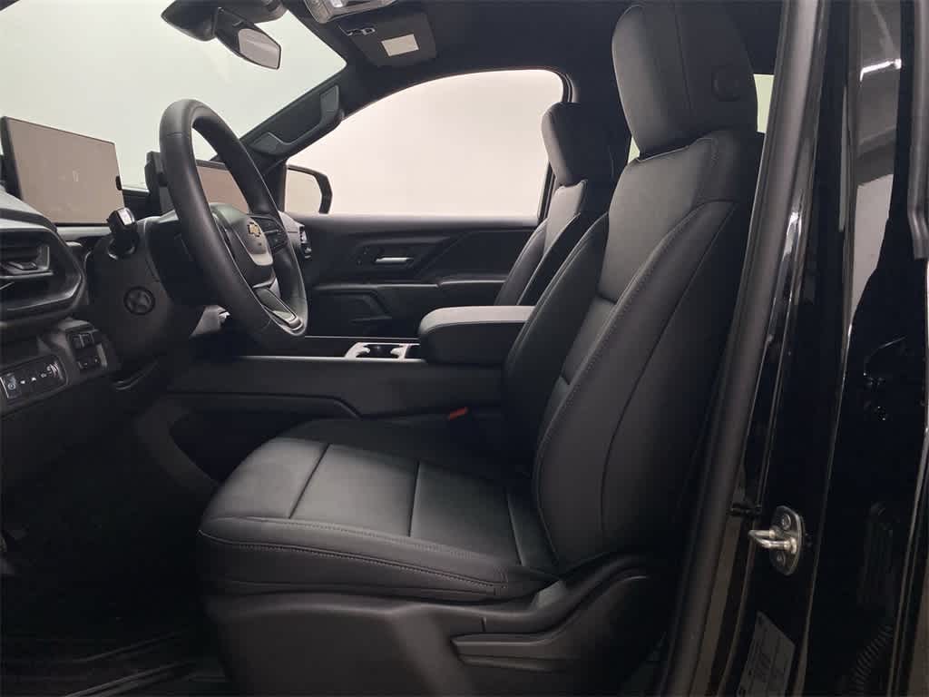 Thumbnail: 2024 Chevrolet Silverado EV - 13